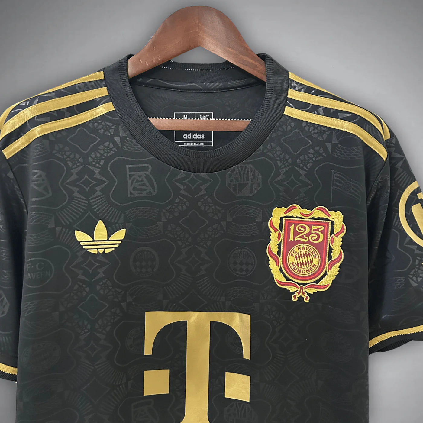 FC Bayern "Luxe Chrome" Premium Jersey